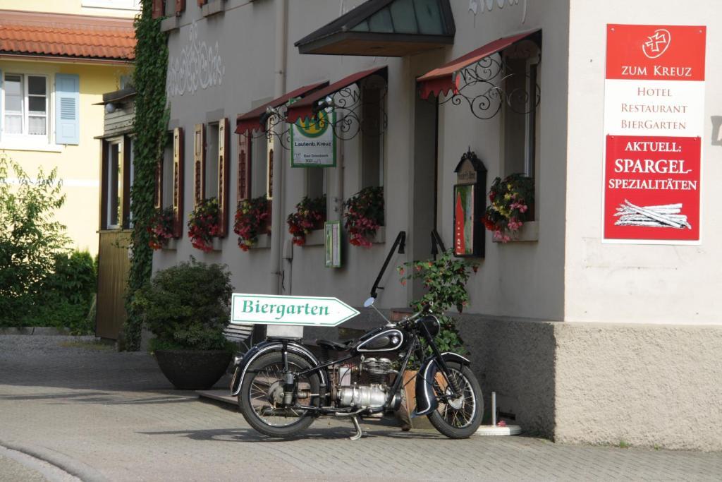 Gasthof Und Pension Zum Kreuz Lautenbach Exterior photo